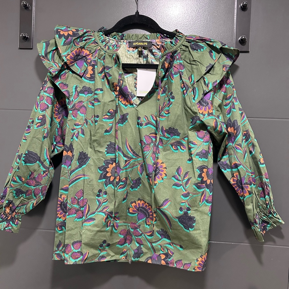 Sugarlips Women’s Size Small Green Floral Top New With Tags